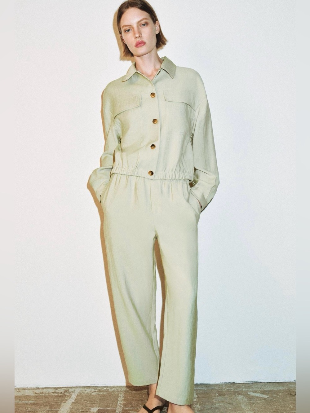 Zara low rise ankle length elastic waist tapered pants
